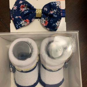 NWT Baby Booties with headband bow